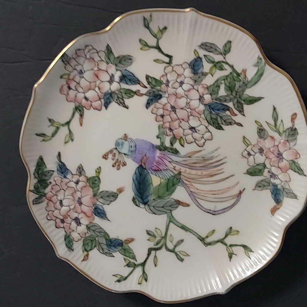 Macau Bird and Flowers by Toyo,Multicolors,7in.Diameter Gold Trim,Scalloped Edge